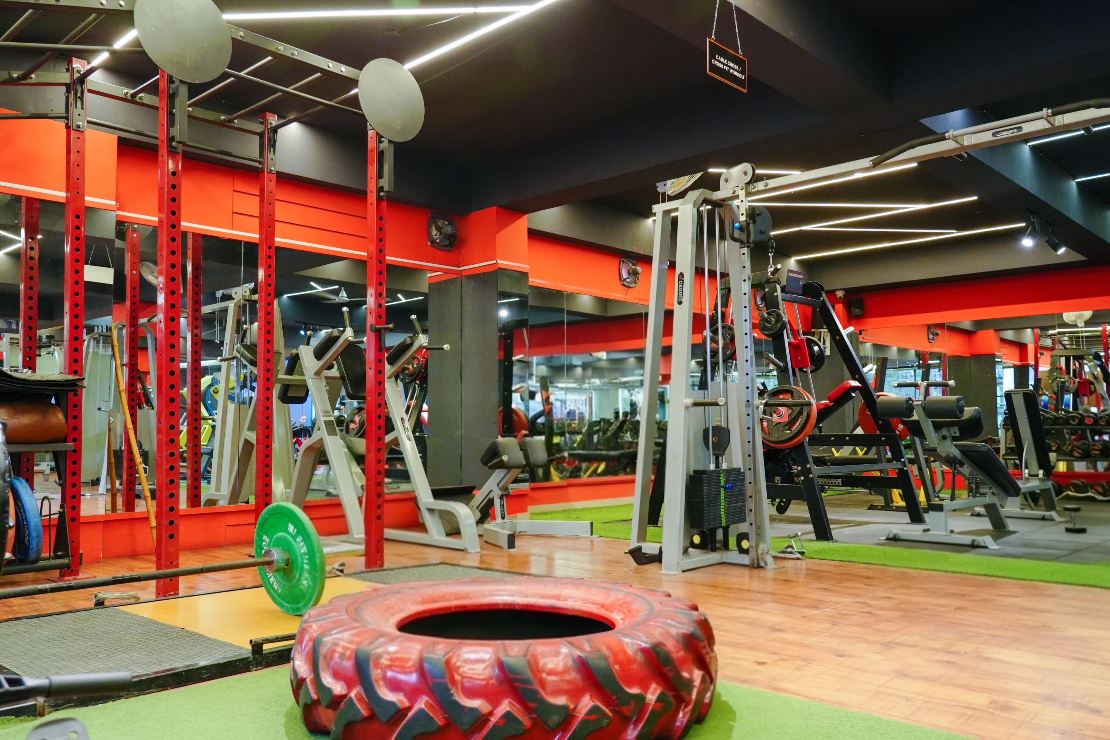 Strength training and bodybuilding at HyperX Gym